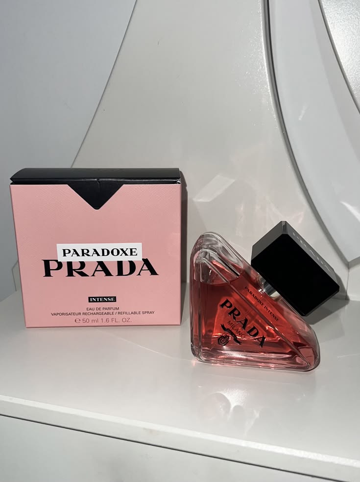 PARADA-Paradoxe intense